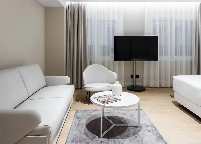 מלון Royal Ramblas 4*