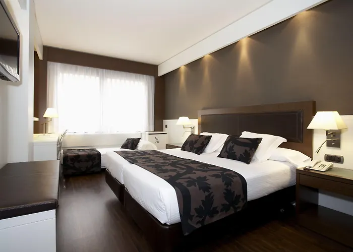Royal Ramblas מלון 4*